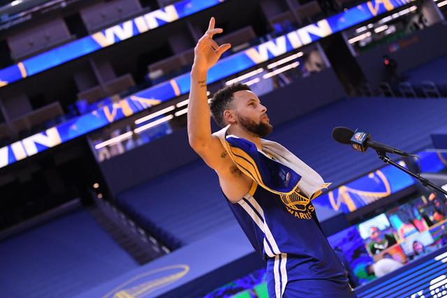 体育报：莱万5场进1球 巴萨管理认为应引进新中锋