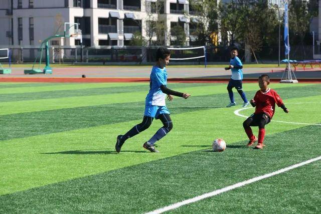 杜兰特布克合砍71分新援21+11 太阳力克活塞